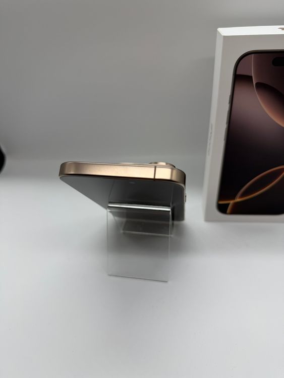 �ڶ����ʡ�iPhone16Pro x256GB �ʥ���������˥��� ������SIM�ե꡼ ��°�ʴ���