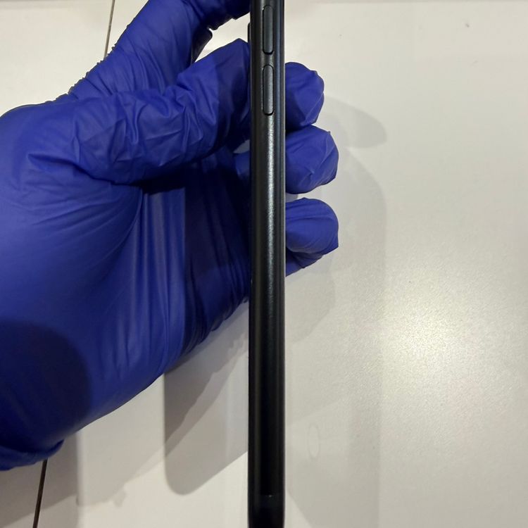 �ڽ���Ź���ݺѡ�iPhone SE3 64GB �֥�å� SIM���å������