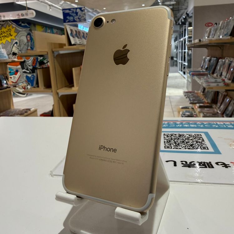 �ڽ���Ź�����ѡ�iPhone7 128GB ������� SIM���å������
