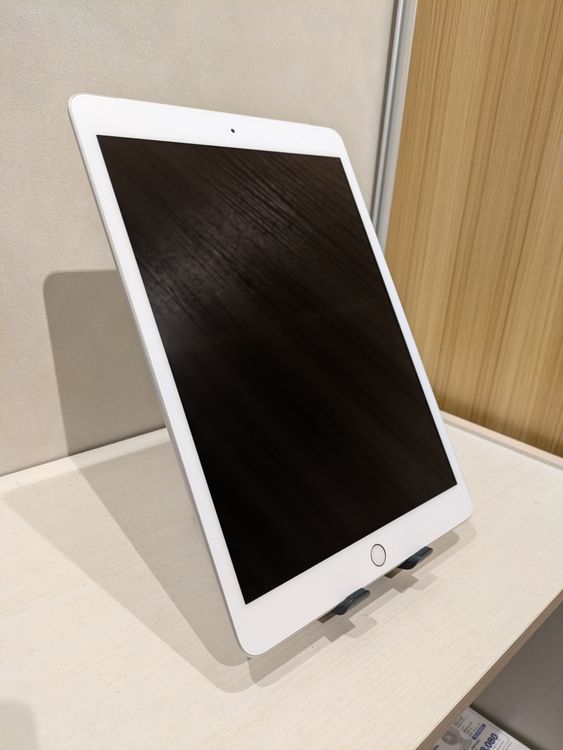 �ڽ���Ź���ݺѡ�iPad ��8���� Wi-Fi+cellular��ǥ� 32GB ���졼 A���