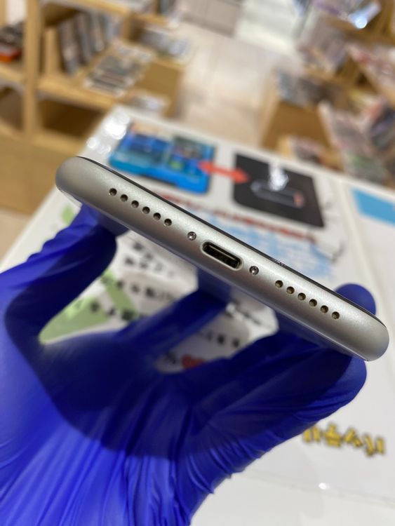 �ڽ���Ź�����ѡ�iPhone XR/64GB/�ۥ磻��/au/��