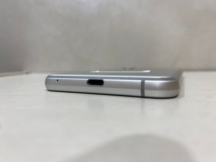 �ڽ���Ź���ݺѡ�AQUOSsense3 basic/����С�
