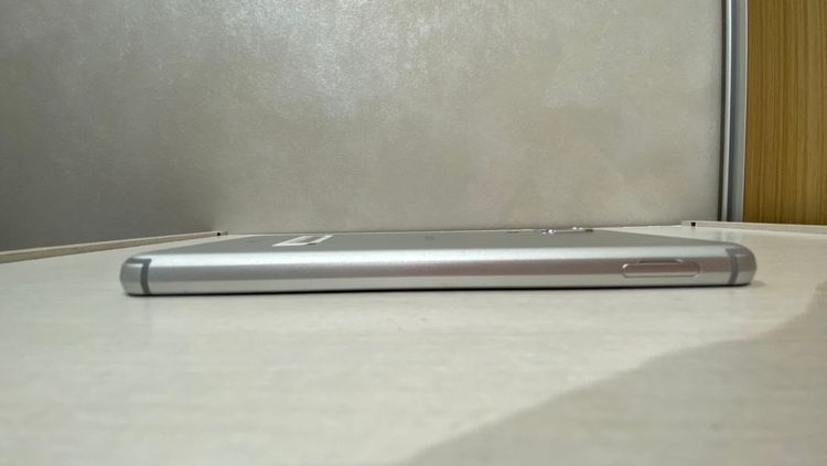 �ڽ���Ź���ݺѡ�AQUOSsense3 basic/����С�
