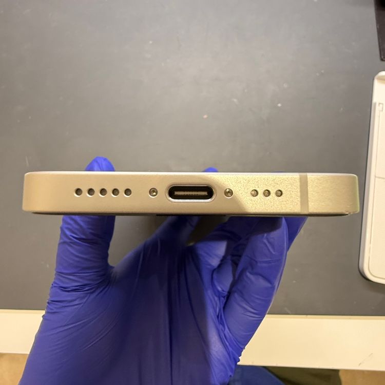 �ڽ���Ź���ݺѡ�iPhone16e 128GB �ۥ磻�� SIM�ե꡼