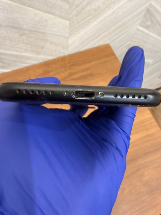 �ڽ���Ź�����ѡ�iPhoneSE2 64GB �֥�å���SIM���å�����Ѥ�