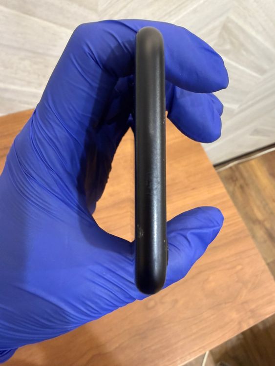 �ڽ���Ź�����ѡ�iPhoneSE2 64GB �֥�å���SIM���å�����Ѥ�