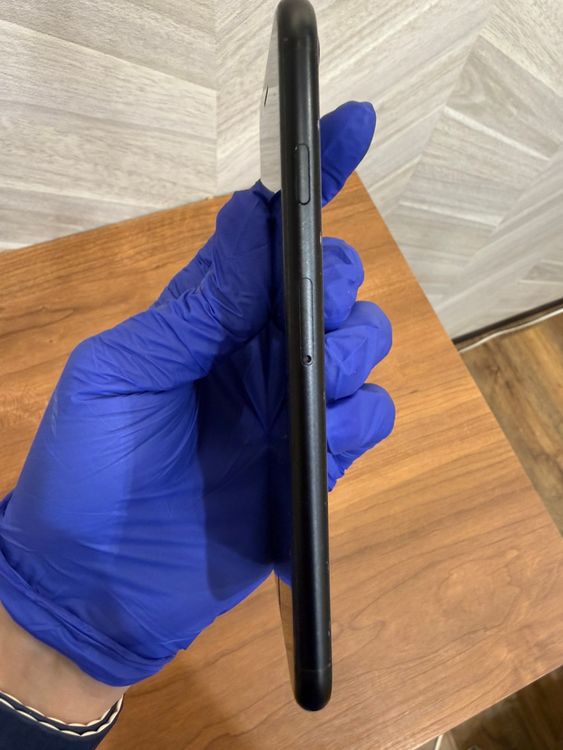 �ڽ���Ź�����ѡ�iPhoneSE2 64GB �֥�å���SIM���å�����Ѥ�