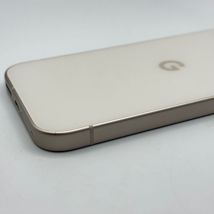 ������� Google Pixel 9a 128GB Porcelain