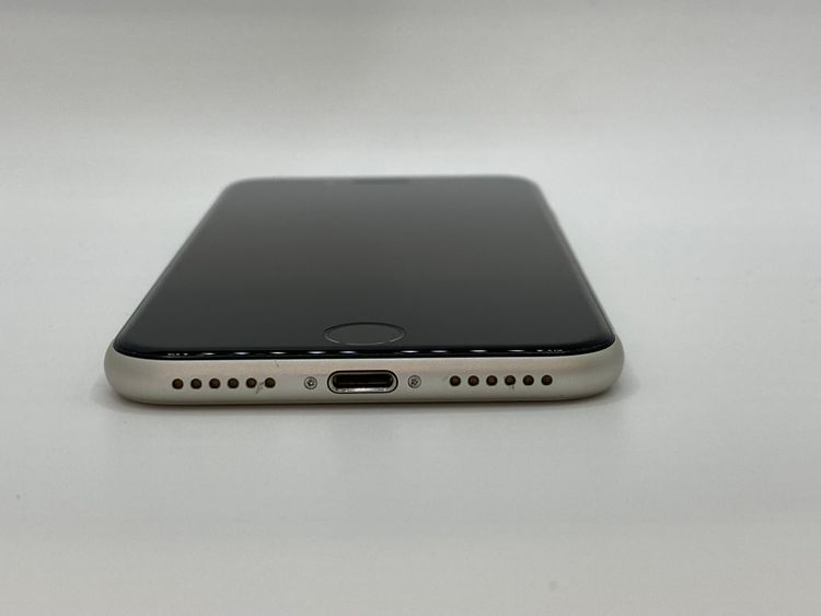 1040�����ʡ�����1���iPhone SE ��3���� 128GB/�����Хåƥ꡼100%
