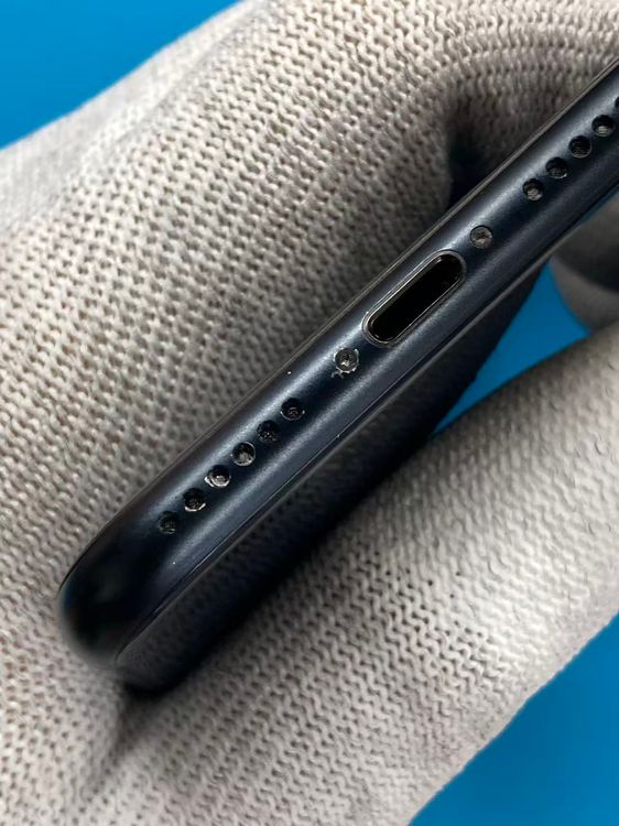 965�������ʡ����Ų��1���iPhone SE ��3���� 128GB /�����Хåƥ꡼100%