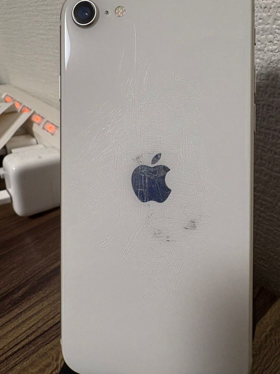ڥХåƥ꡼100% iPhoneSE3