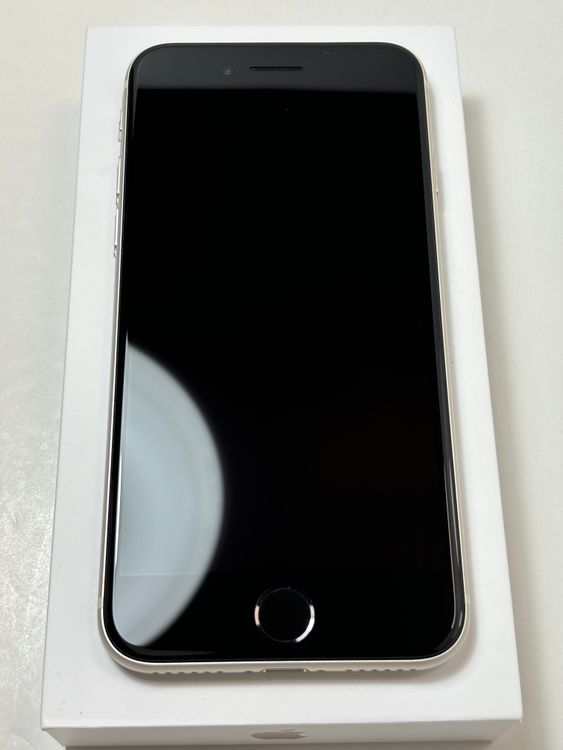 Ķ���� iPhone SE ��3���� 64GB �������饤�� �����Хåƥ꡼100��