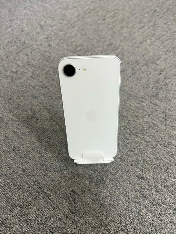 ���� ���� iPhone 16e �ۥ磻�� 128GB