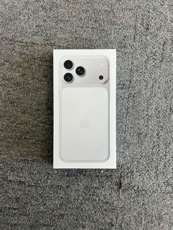 ���ʡ�̤���� iPhone17 ProMax 256GB ����С� ����SIM�ե꡼