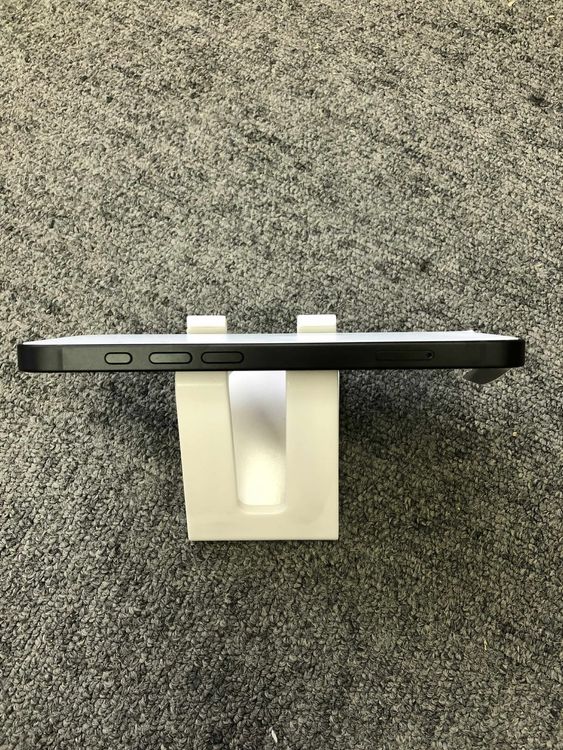   iPhone 16e ֥å 128GB