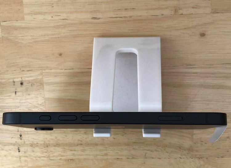   iPhone 16e ֥å 256GB