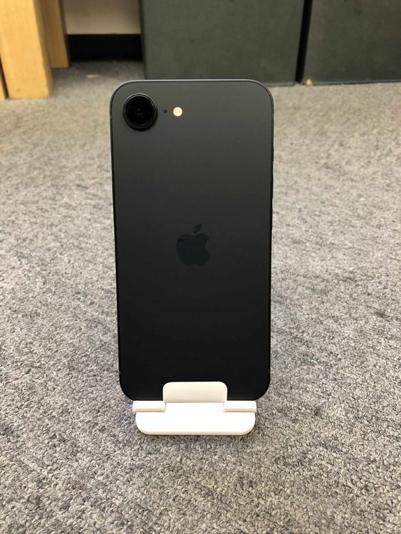   iPhone 16e ֥å 128GB