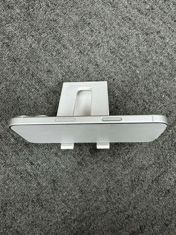 ���� Ʊ�͡�iPhone 16 �ۥ磻�� 128GB