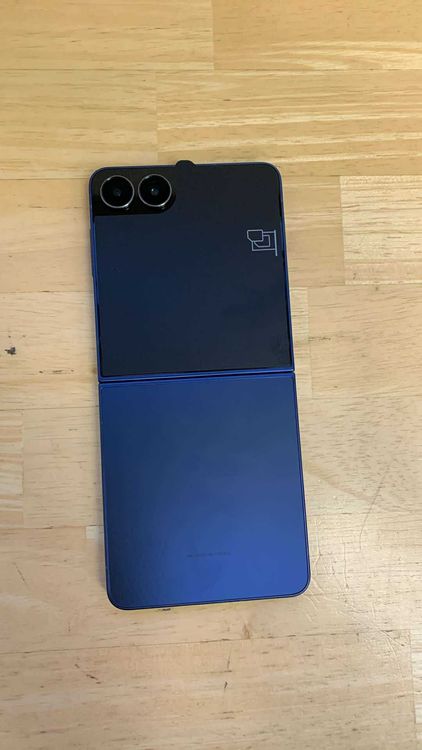 ���� Ʊ�� Galaxy Z Flip7 �֥롼 ����ɥ� 256GB