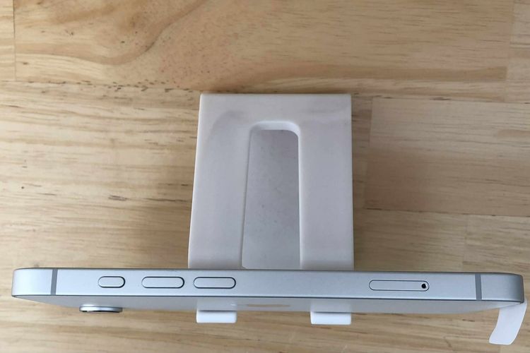   iPhone 16e ۥ磻 128GB