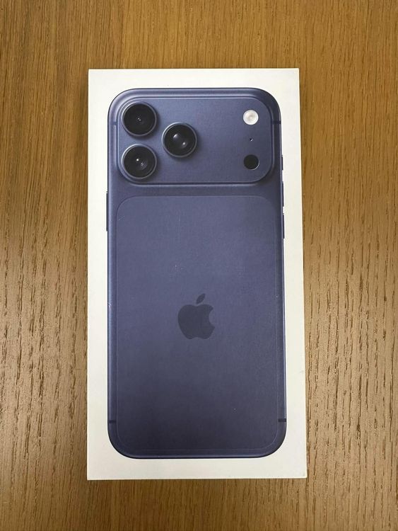 ����̤�����������ǡ� iPhone 17 Pro Max 512GB �ǥ����ץ֥롼