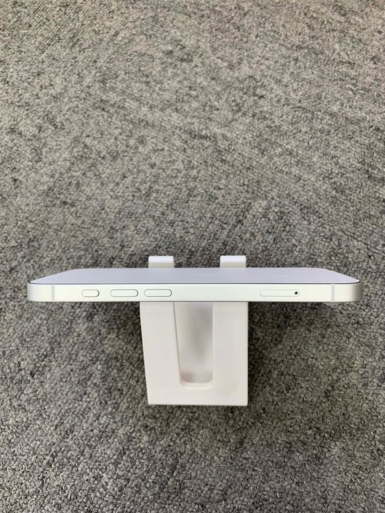   iPhone 16e ۥ磻 128GB