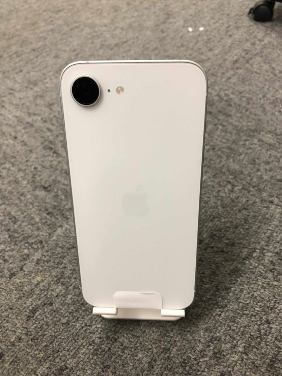   iPhone 16e ۥ磻 128GB