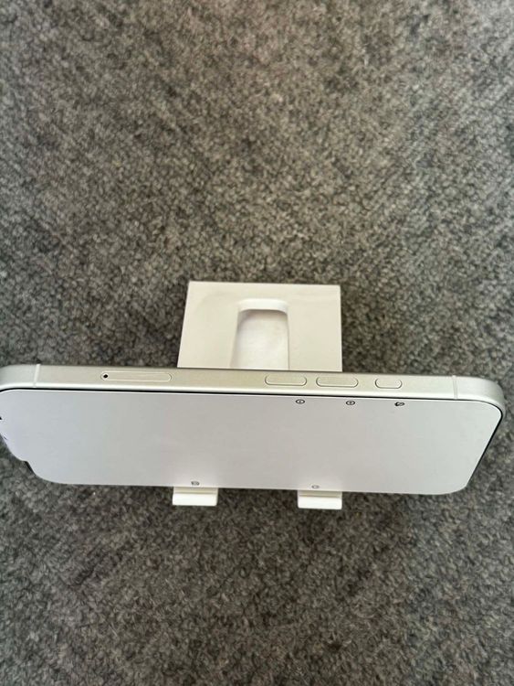 ���� Ʊ�͡�iPhone 16 White 256GB�����̥����롦03/15��03/31