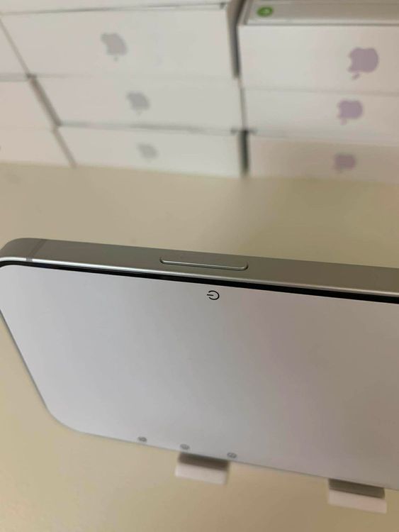 ����Ʊ�� iPhone 16e �ۥ磻�� 128GB