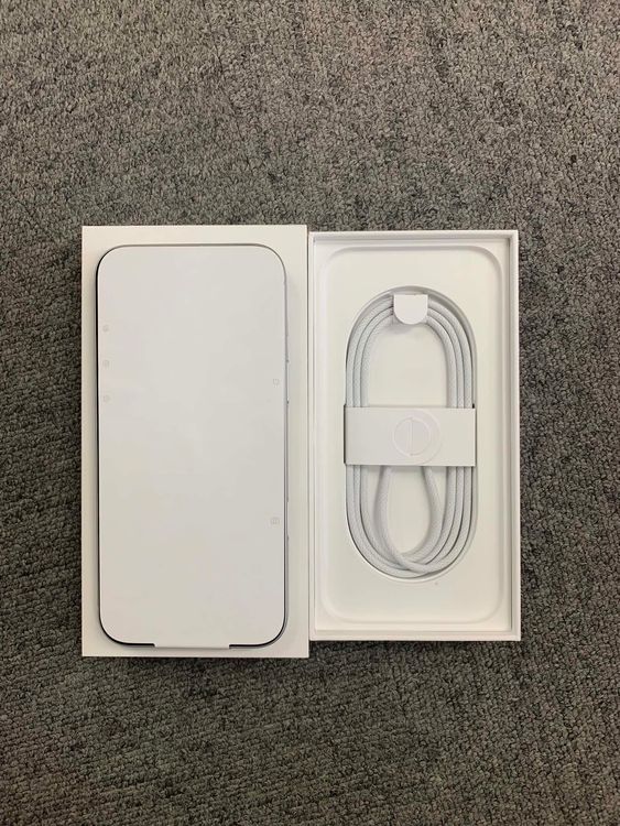 ����̤���� iPhone 17 Pro Max 256GB Silver