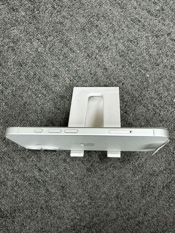 ���� Ʊ�͡�iPhone 16 �ۥ磻�� 128GB