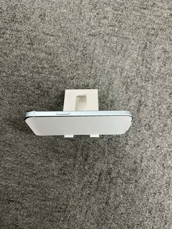 ���� ���� iPhone 15 �֥롼 128GB