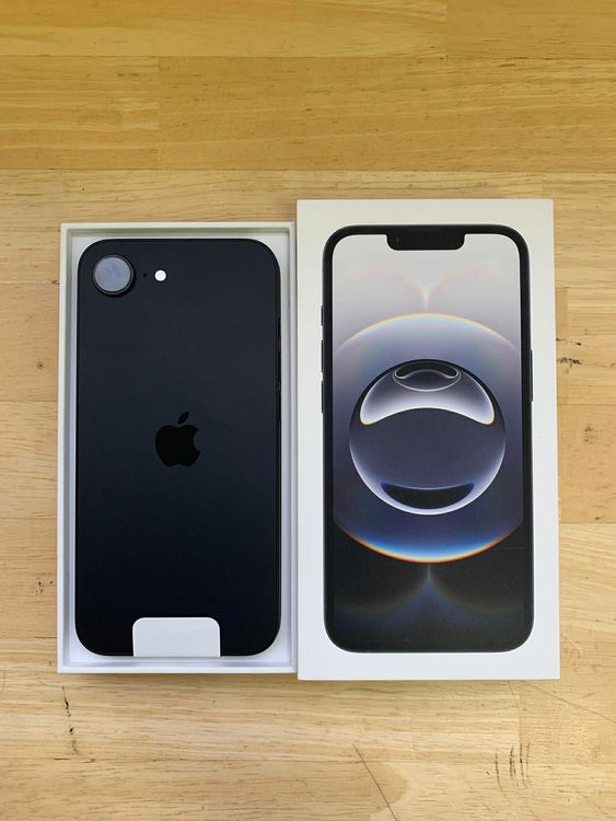 ����Ʊ�� iPhone 16e 128GB���֥�å������̥����롦04/29��05/10