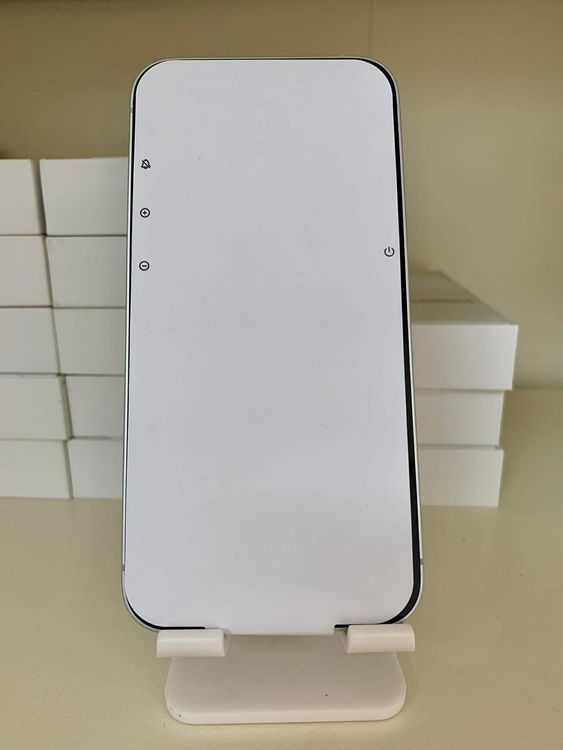 ����Ʊ�� iPhone 16e �ۥ磻�� 128GB��������ǥ󥦥�����������