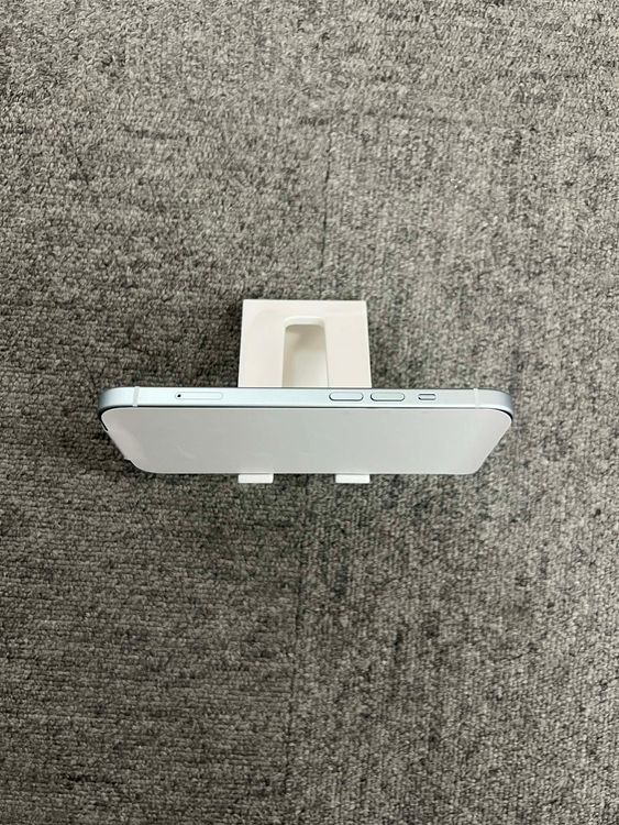 ���� ���� iPhone 15 �֥롼 128GB