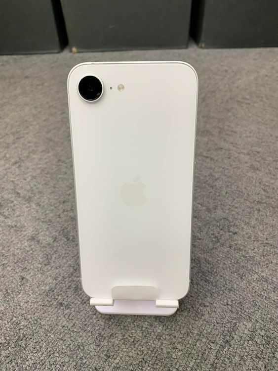   iPhone 16e ۥ磻 128GB