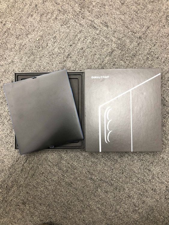 ̤ Galaxy Z Fold7 256GB ֥롼 ɥ