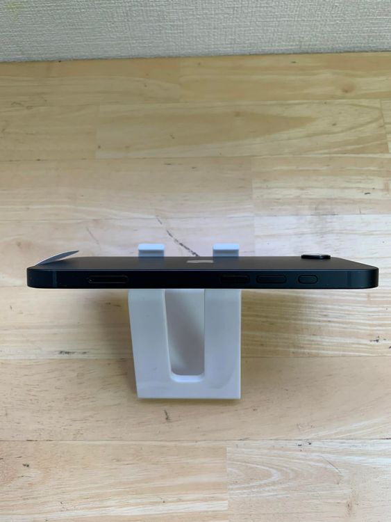   iPhone 16e ֥å 128GB