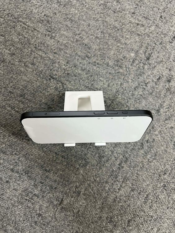 ���� ���� iPhone 15 �֥�å� 128GB