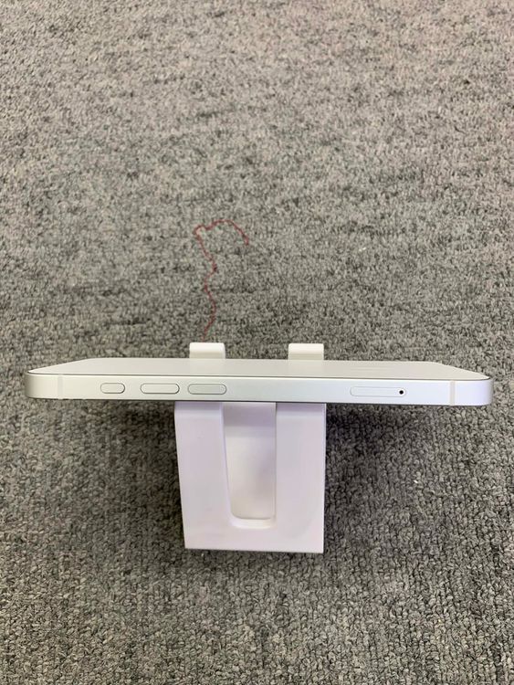   iPhone 16e ۥ磻 128GB