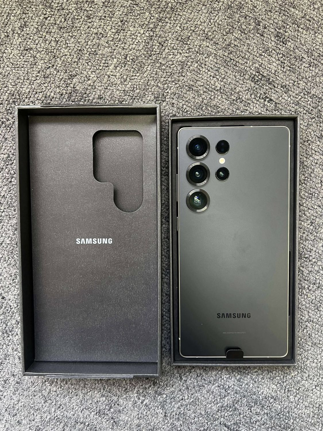 ムスビー｜新品未使用Galaxy S25 Ultra 256GB チタニウムブラック 