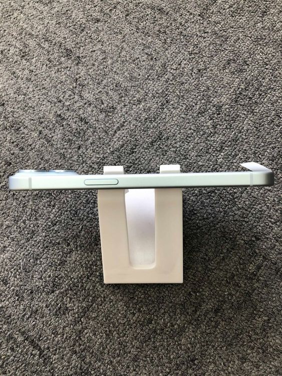   iPhone 15 ֥롼 128GB