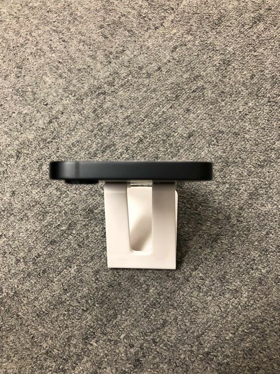   iPhone 16e ֥å 128GB
