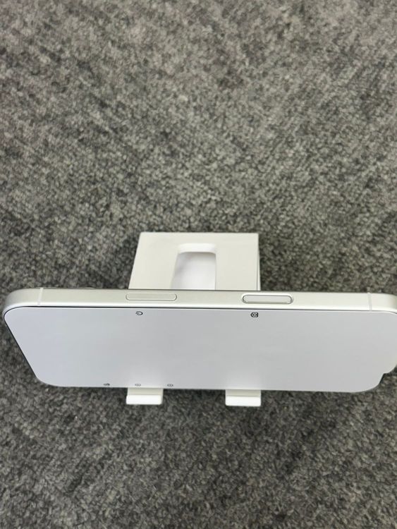 ���� Ʊ�͡�iPhone 16 White 256GB�����̥����롦03/15��03/31