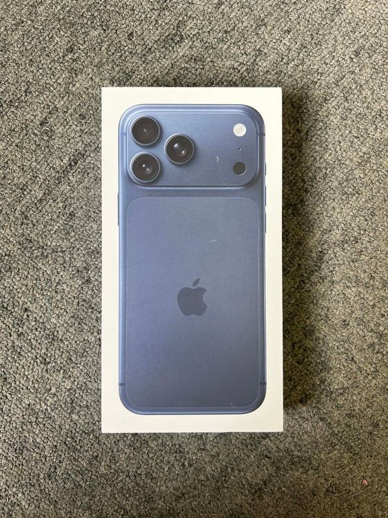 ����̤���� Iphone 17 pro max 256GB �ǥ����ץ֥롼