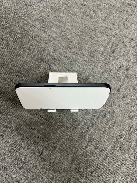 ���� ���� iPhone 15 �֥�å� 128GB