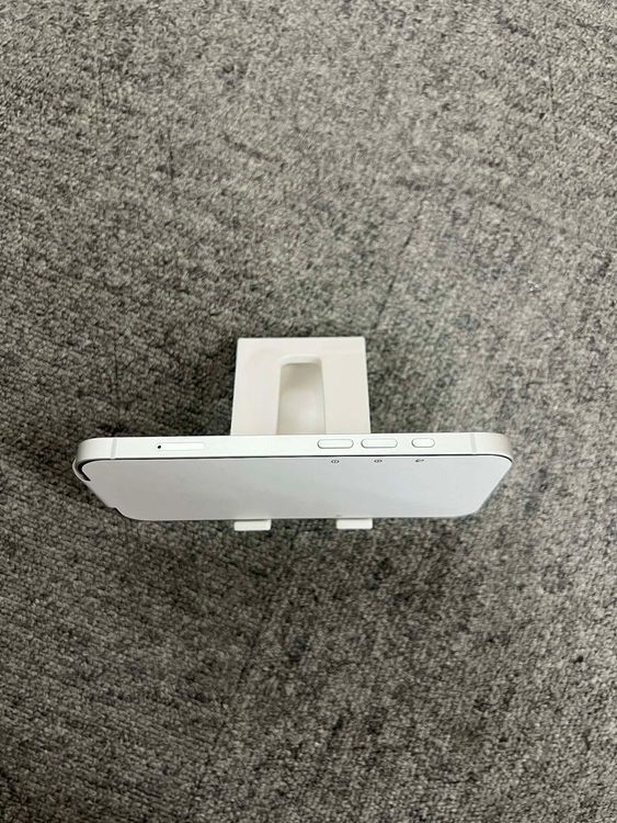 ����Ʊ�� iPhone 16e  �ۥ磻�� 128GB�����̥����롦01/22��01/31