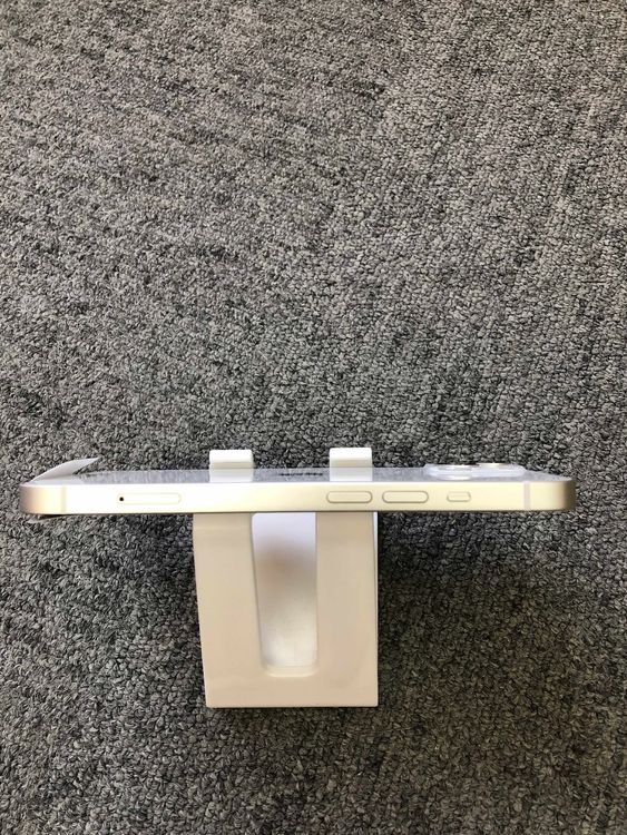   iPhone 13 饤128GB