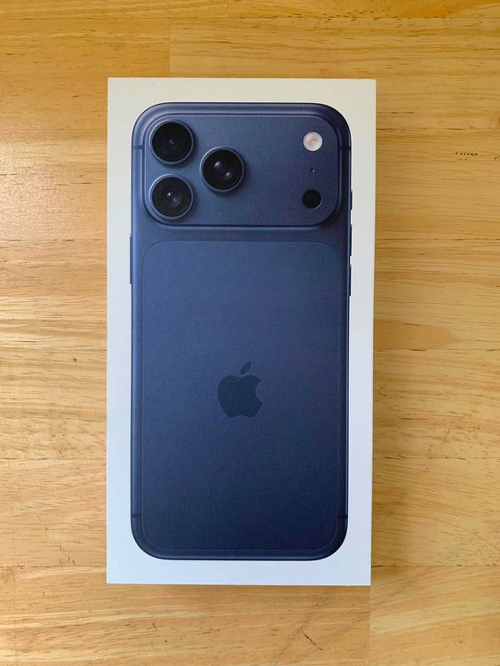 ���ʡ�̤���� iPhone 17 PRO MAX 1TGB �ǥ����ץ֥롼  ������ SIM�ե꡼