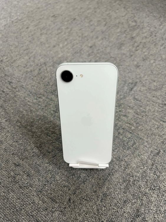 ���� ���� iPhone 16e���ۥ磻�� 128GB